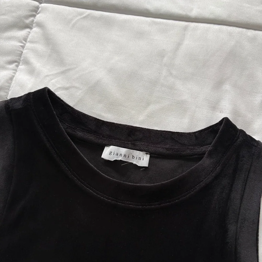 Gianni Bini Black Sleeveless Crop Top High Neck Racerback Tank Grunge Goth